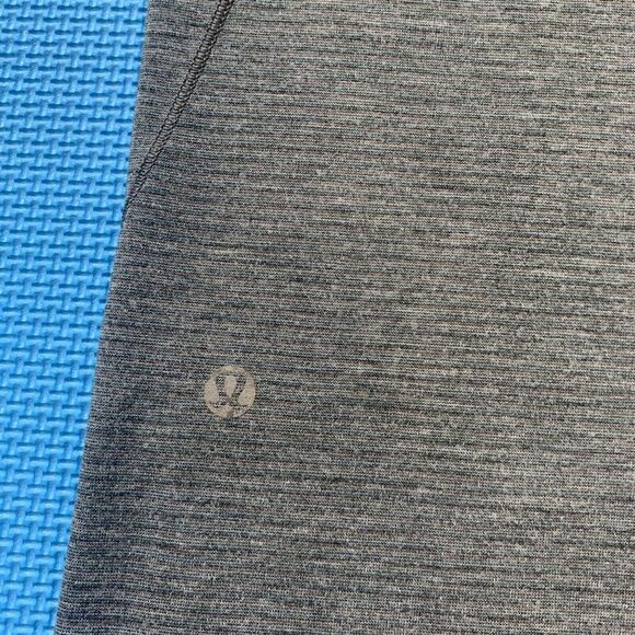 Lululemon Men’s XS - S ? Somatic Short Sleeve T-Shirt Shade Stripe Gray *Flaw - Picture 9 of 12